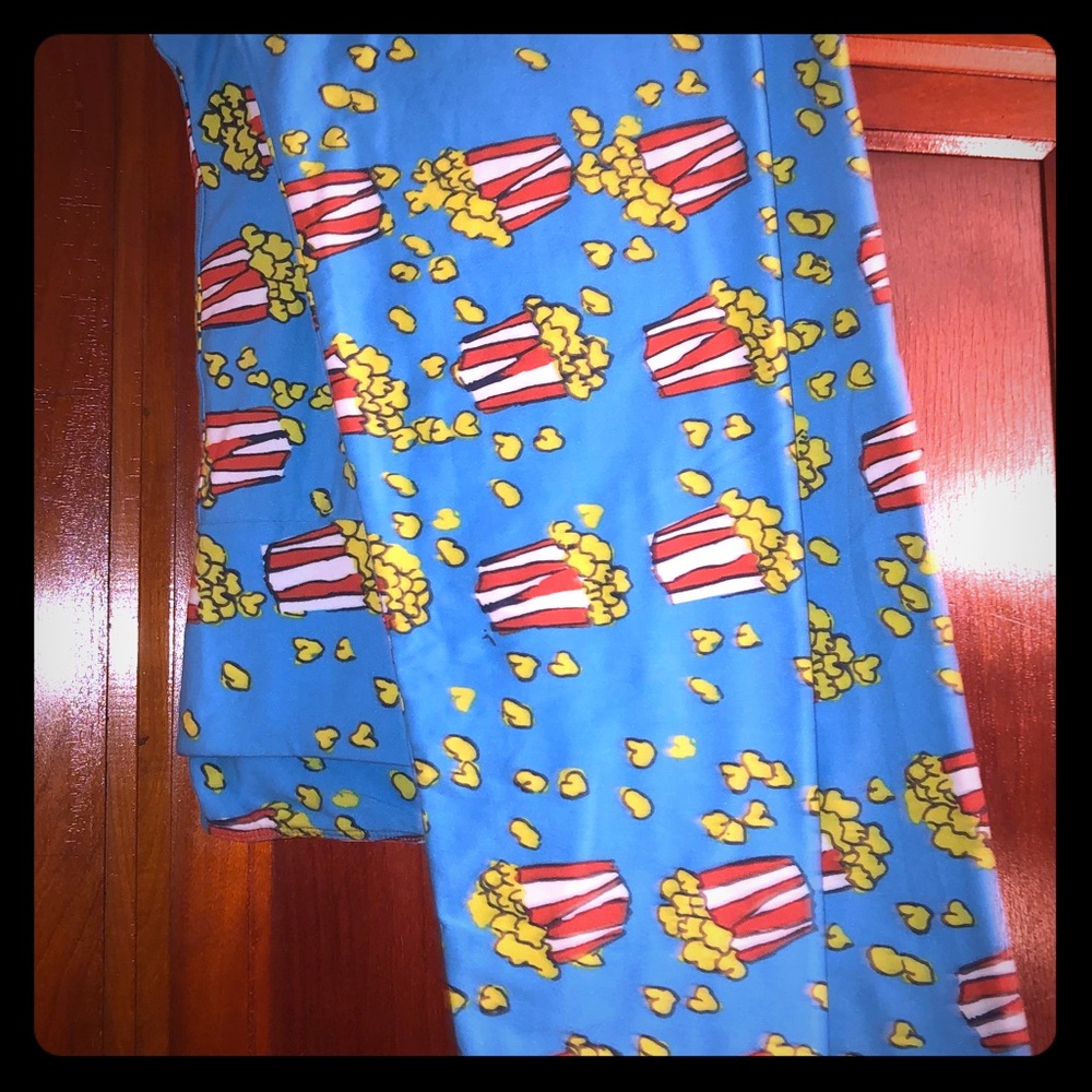 LulaRoe Tall & Curvy Leggings